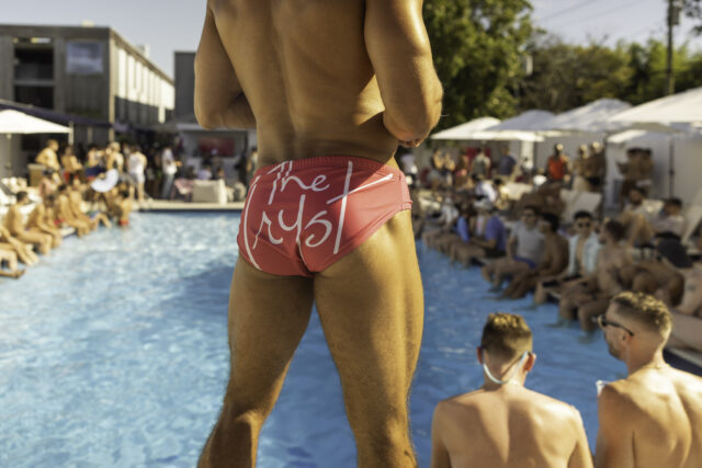 La fête du club de piscine à rendez-vous réchauffe le week-end de la fête du Travail. Photo: Julian Lazaro pour hospitalité à rendez-vous