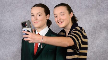 Bella Ramsey rencontre leur figure de cire à Madame Tussauds London