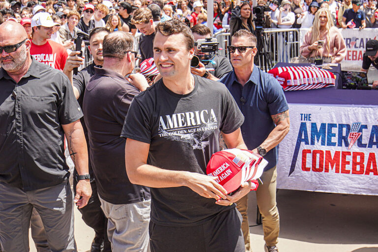 Tout ce que nous savons jusqu'à présent sur le suspect de tir de Charlie Kirk comme l'arme l'a trouvé