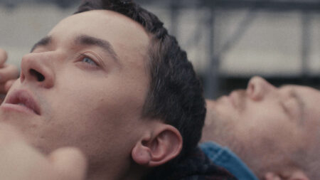 Tom Blyth et Russel Tovey se réalisent sur le désir queer et la chimie instantanée en «cibles» (exclusive)