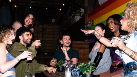 La première tournée de drague post-Broadway de NYC vous amène du théâtre dans la fabuleuse nuit