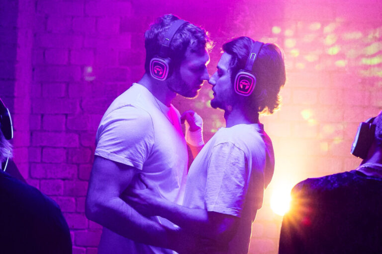 Une nuit comme ceci: Alexander Lincoln et Jack Brett Anderson sur l'amour, la solitude et la connexion queer