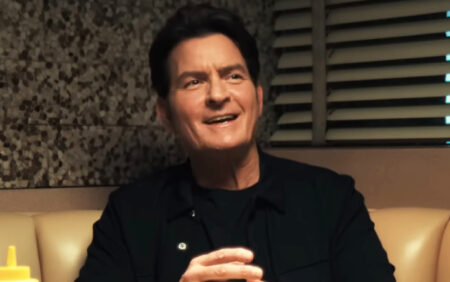 «C'était amusant de ** ing»: Charlie Sheen sur ses rencontres sexuelles avec des hommes