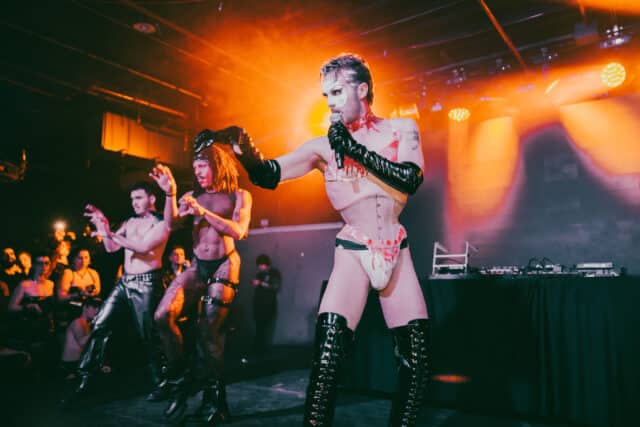 Mayhem Rave à Brooklyn avec Apocalypse Noir