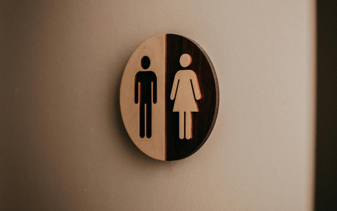 Les écoles écossaises devaient avoir des toilettes séparées en fonction du «sexe enregistré à la naissance»