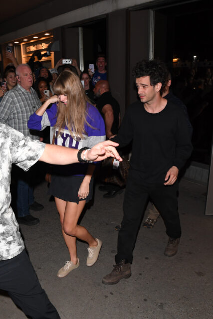 Taylor Swift et Matty Healy ont vu quitter le studio «The Electric Lady» à Manhattan le 16 mai 2023 à New York.