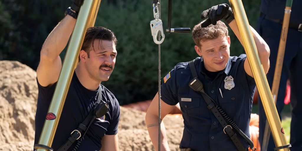 Ryan Guzman et Oliver Stark dans le rôle d'Eddie Diaz et « Buck » Buckley – « Buddie in 9-1-1 ». (ABC)