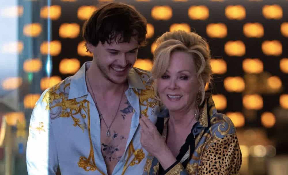 Christopher Briney rejoint la saison 5 de "Hacks", et oui, Deborah Vance approuve