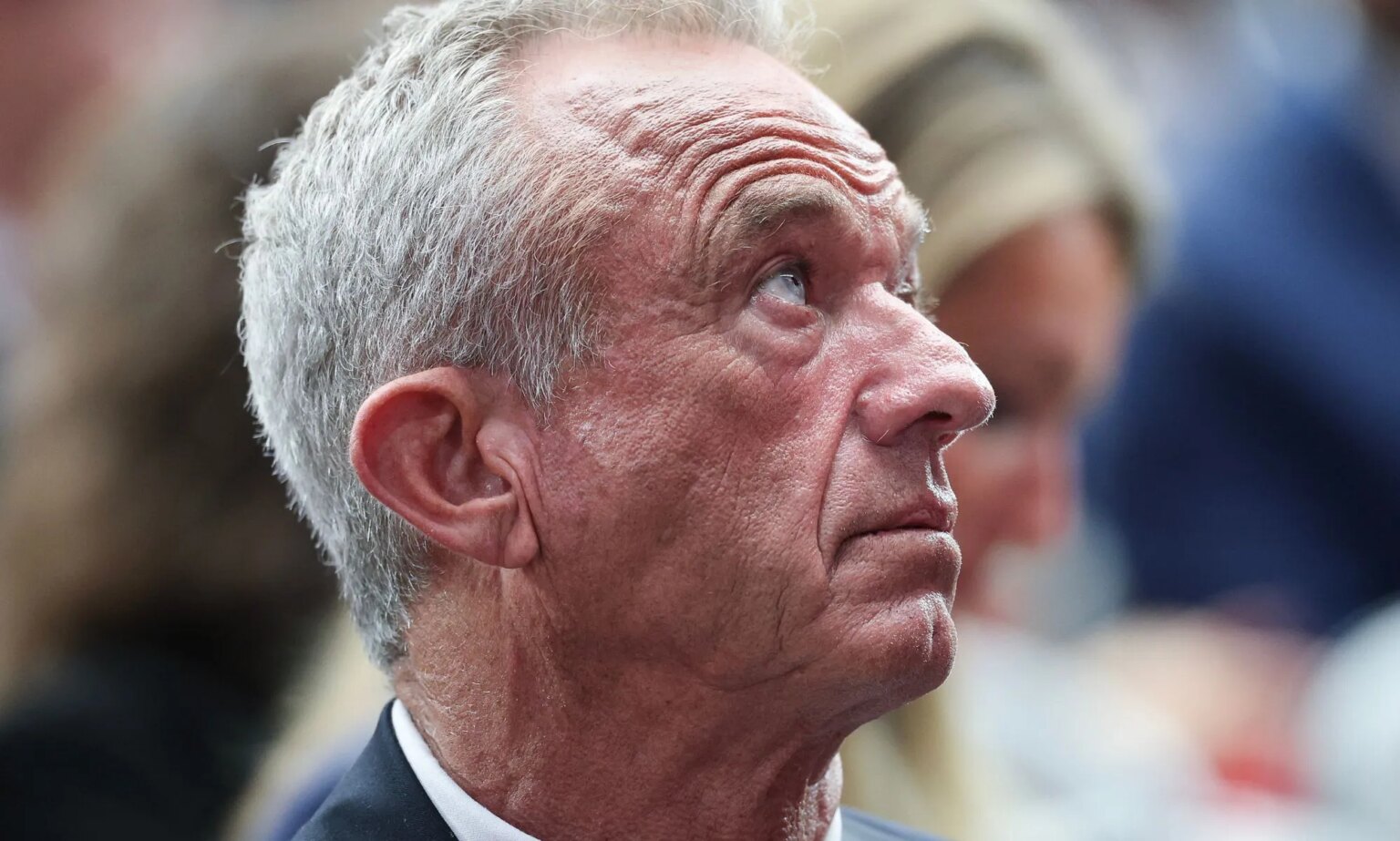 La National Autistic Society dénonce les affirmations « pseudo-scientifiques » de RFK Jr liant l'autisme à la circoncision Robert F Kennedy Jr made the bizarre claims earlier this week.