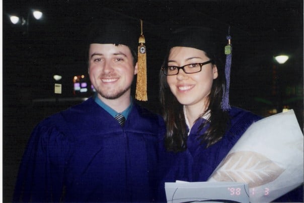 Dan Murphy et Aubrey Plaza lors de la remise de leurs diplômes universitaires. 