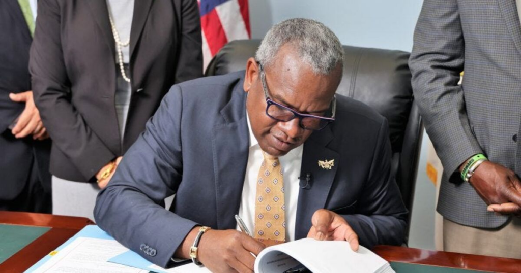 Les Îles Vierges entrent dans l'histoire en permettant aux personnes trans et intersexuées de changer leurs marqueurs de genre Les Îles Vierges entrent dans l'histoire en permettant aux personnes trans et intersexuées de changer leurs marqueurs de genre