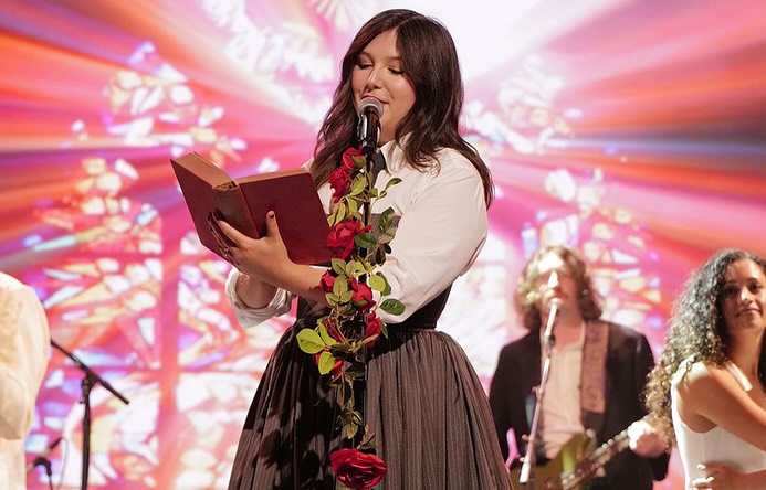 Lucy Dacus chante sur Jimmy Kimmel Live !
