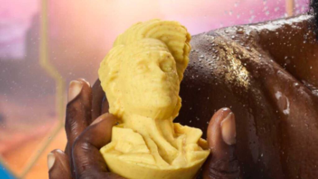 Vous pouvez désormais prendre une douche torride avec la star de Wicked Jonathan Bailey, grâce à Lush Wicked: For Good x Lush body scrub