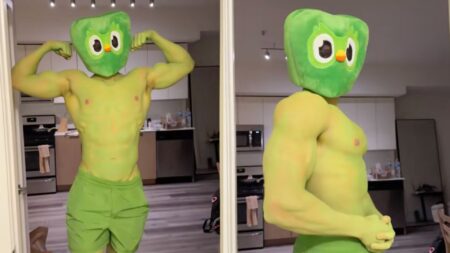 A man dressed as the Duolingo owl has people thirsting.