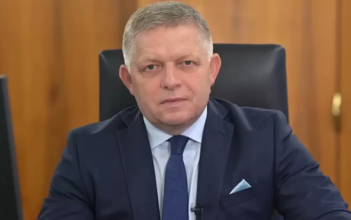 La Slovaquie adopte une législation anti-LGBTQ + qui définit le sexe comme binaire et interdit l'adoption gay