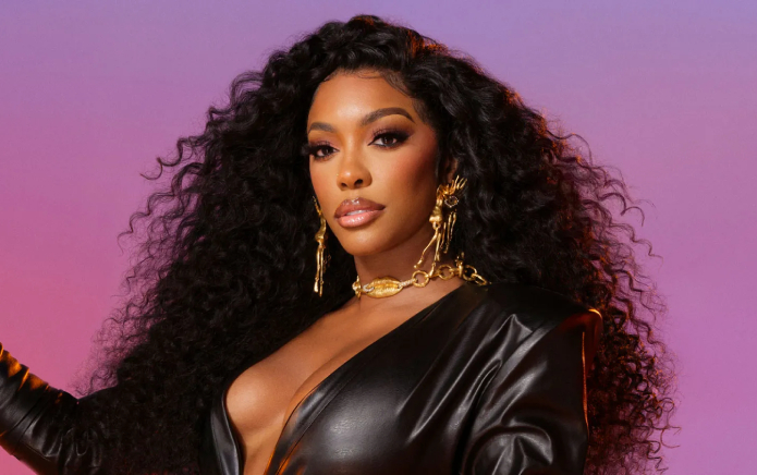 La star de Real Housewives of Atlanta Porsha Williams révèle qu'elle sort avec une femme