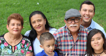 Une enquête sur les immigrants trans et non binaires fournit un aperçu surprenant de leur santé mentale