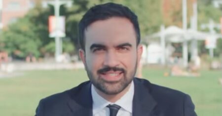 Zohran Mamdani rend hommage à la militante trans Sylvia Rivera et déclare que New York sera une « ville sanctuaire » pro-trans