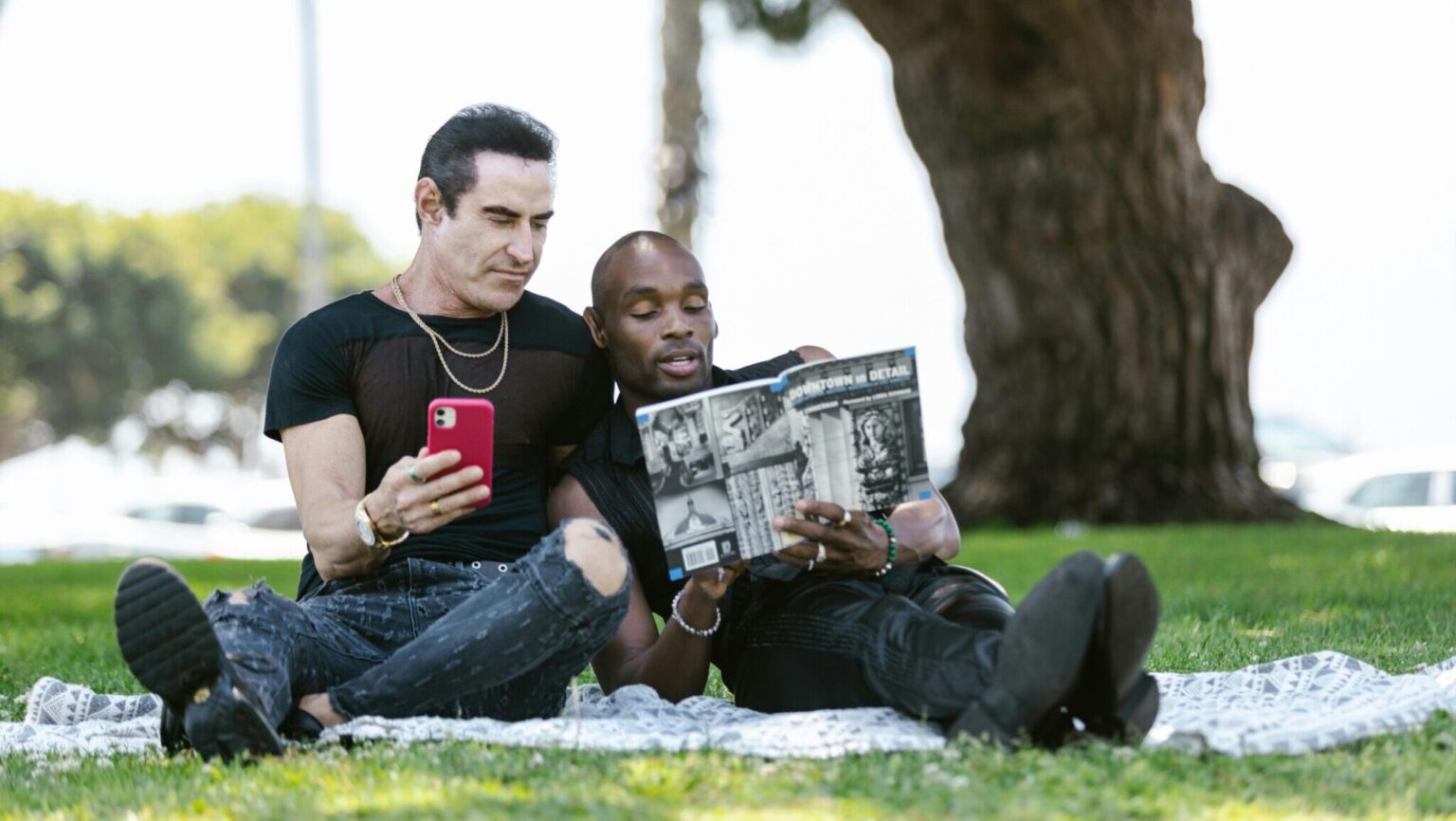 1 célibataire LGBTQ+ sur 4 rapporte que la politique change la façon dont ils sortent ensemble 1 célibataire LGBTQ+ sur 4 rapporte que la politique change la façon dont ils sortent ensemble