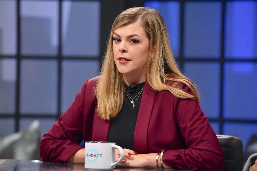 Une momfluenceuse conservatrice dénonce Halloween comme « une fête satanique mêlée à la fierté LGBTQ » Une momfluenceuse conservatrice dénonce Halloween comme « une fête satanique mêlée à la fierté LGBTQ »