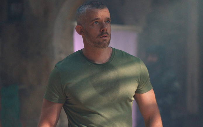 Russell Tovey montre ses muscles dans les premières photos du spin-off de Doctor Who Russell Tovey montre ses muscles dans les premières photos du spin-off de Doctor Who