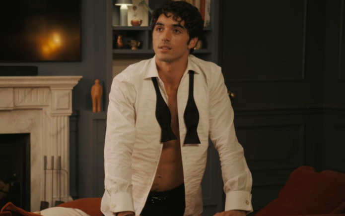 « Je suis excité » : Taylor Zakhar Perez partage le point sur le tournage de la suite de Rouge, Blanc et Bleu Royal "Je suis excité" : Taylor Zakhar Perez partage le point sur le tournage de la suite de Rouge, Blanc et Bleu Royal