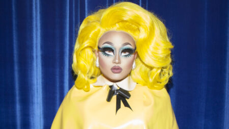 La drag queen Kim Chi admet que les bibliothécaires applaudissent en réponse à "Donutella Hamachi et The Library Avengers" (Exclusif)