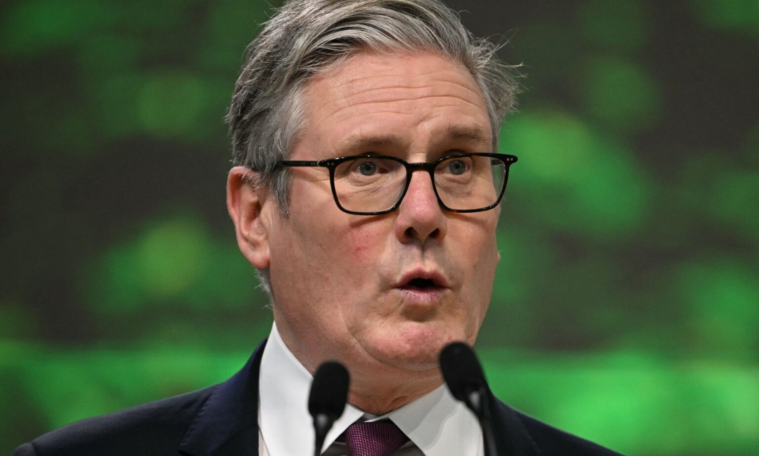 Au Royaume-Uni, plus de 7 000 personnes écrivent aux députés pour exprimer leurs craintes concernant l'interdiction des toilettes trans Keir Starmer, pictured at COP30.