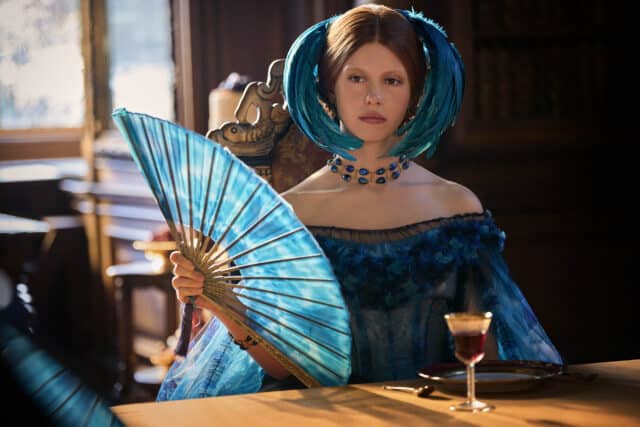 FRANKENSTEIN. Mia Goth dans le rôle d'Elizabeth dans Frankenstein. Cr. Ken Woroner/Netflix © 2025.