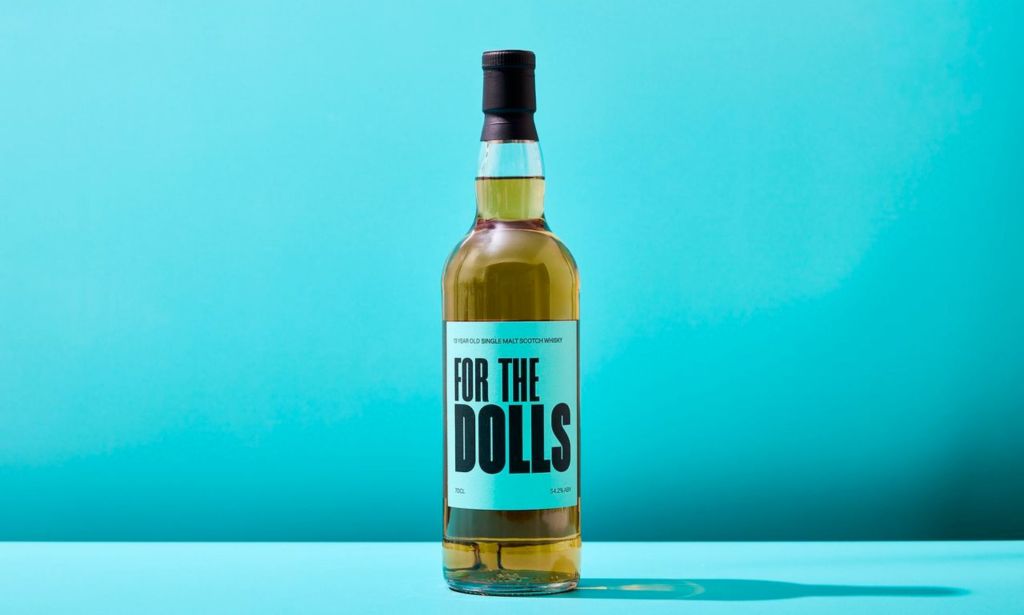 Une bouteille de Pour les poupées.