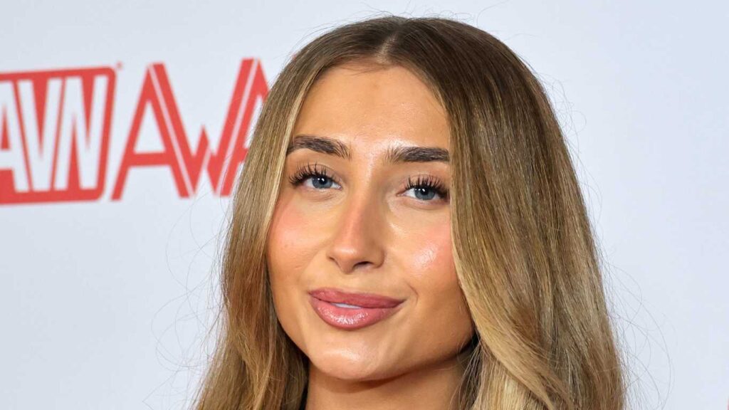 Lily Phillips est bisexuelle et dit qu'une relation avec une femme serait « idéale » Lily Phillips attends the 2025 Adult Video News Awards at The Theater at Virgin Hotels Las Vegas on January 25, 2025 in Las Vegas, Nevada.