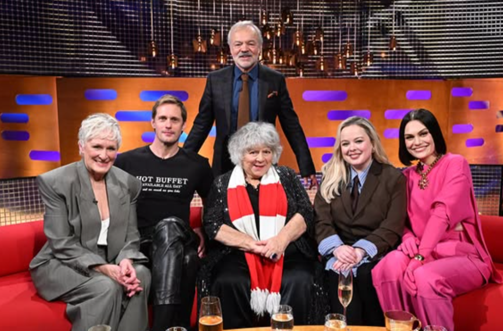 Miriam Margolyes apparaît sur Graham Norton et révèle une cascade nue hilarante qui l'a fait « gronder » Miriam Margolyes apparaît sur Graham Norton et révèle une cascade nue hilarante qui l'a fait « gronder »