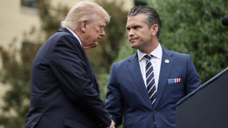 Des membres transgenres de l’armée de l’air poursuivent l’administration Trump pour la suppression de leurs prestations de retraite