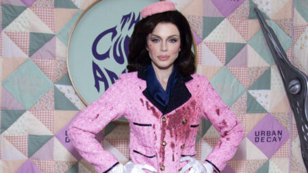 Julia Fox défend le costume controversé d'Halloween de Jackie Kennedy