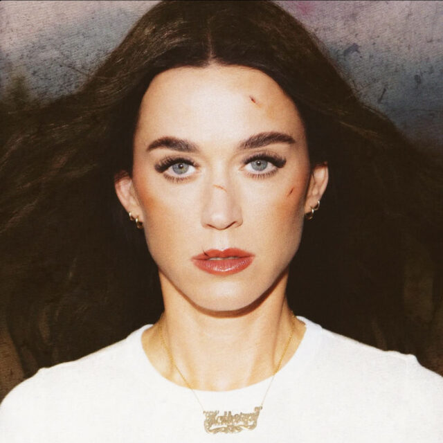 Katy Perry partage une promo énigmatique pour