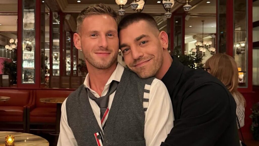 Matt Rogers et Fraser Olender officialisent leur romance à la BravoCon 2025 Matt Rogers et Fraser Olender officialisent leur romance à la BravoCon 2025