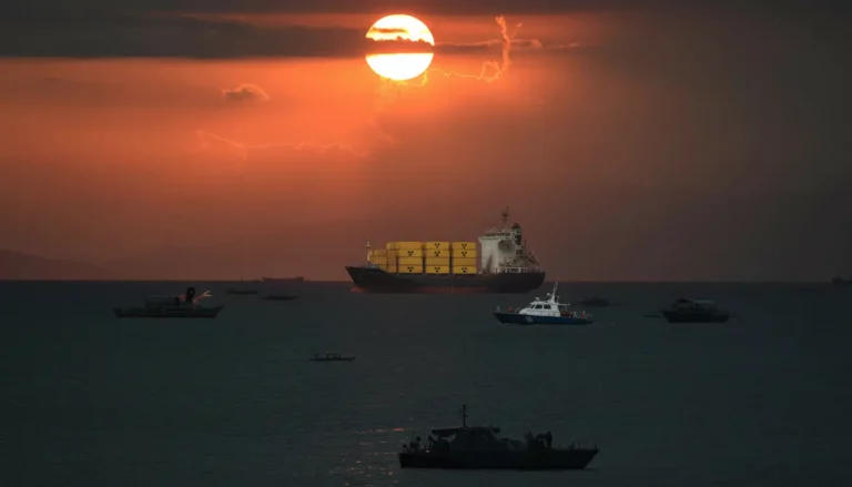 Alerte radioactive : 23 conteneurs contaminés au Césium 137 bloqués en mer, les Philippines dans l’impasse