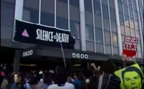 Une manifestation d'ACT UP auprès de la FDA.