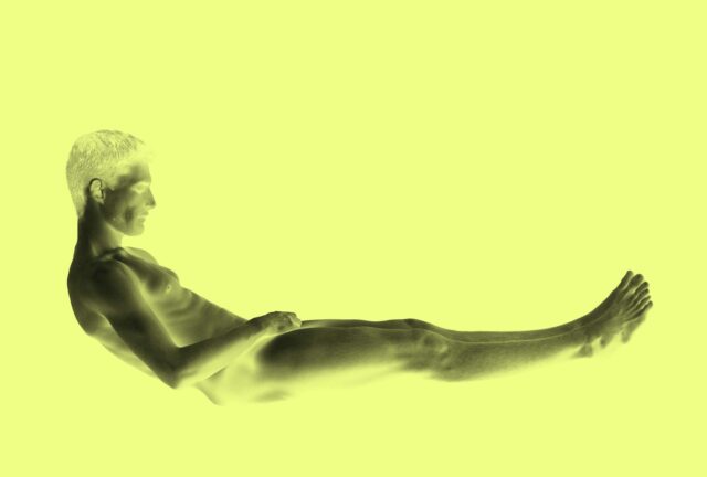 Le photographe belge Bert Van Pelt explore l'identité, le désir et la liberté à travers des études audacieuses et intimes du corps nu masculin.