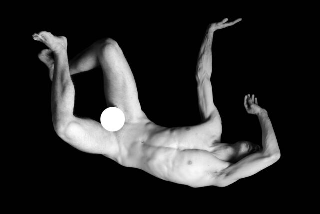 Le photographe belge Bert Van Pelt explore l'identité, le désir et la liberté à travers des études audacieuses et intimes du corps nu masculin.