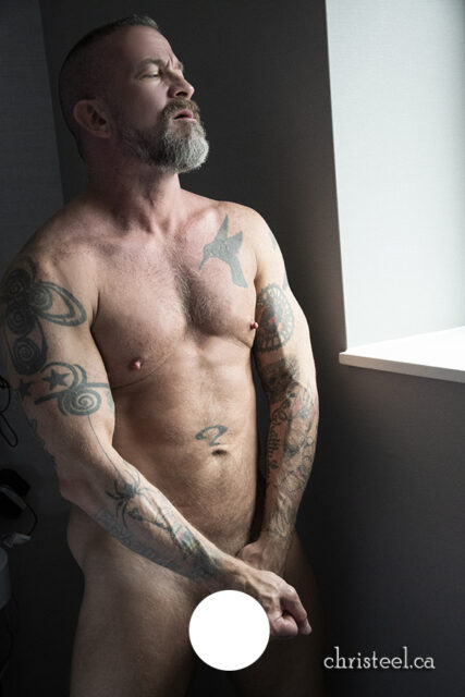 La forme masculine capturée par le photographe Chris Teel