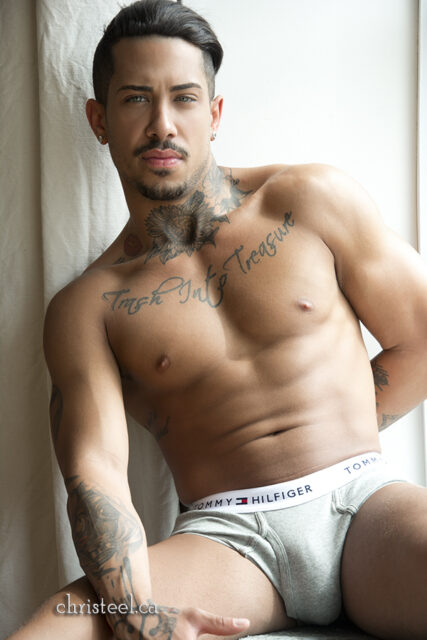 La forme masculine capturée par le photographe Chris Teel