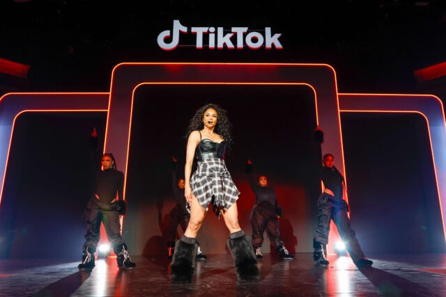 Ciara en prestation aux TikTok Awards 2025
