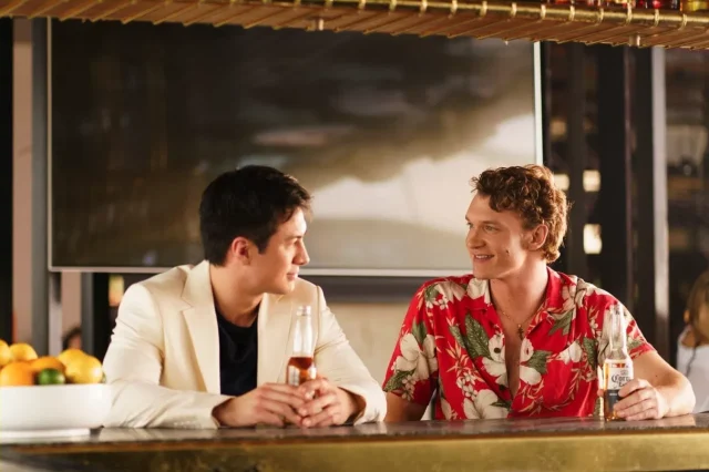 L'épisode 5 de Heated Rivalry est un tournant, mêlant intimité, chagrin et courage tranquille dans le chapitre le plus puissant de la série à ce jour.