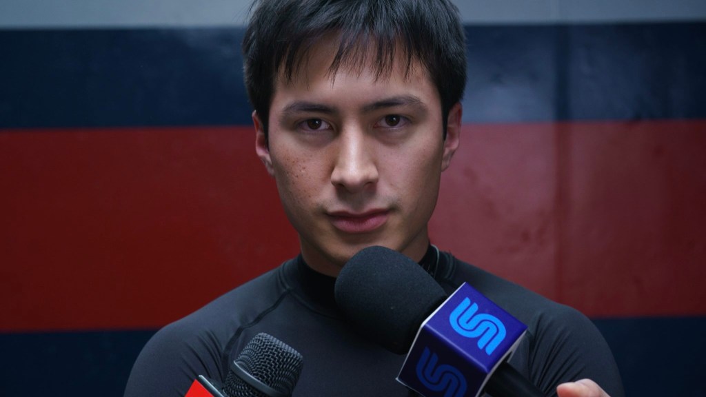 Hudson Williams dans le rôle de Shane Hollander dans Rivalité passionnée