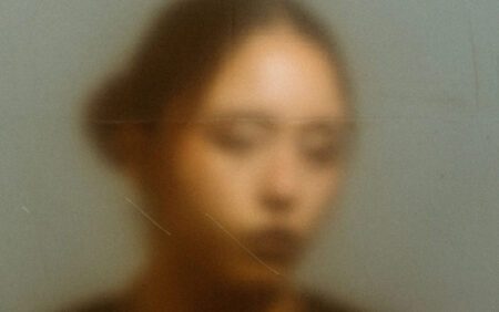 Pourquoi les espaces queer échouent souvent aux femmes sud-asiatiques