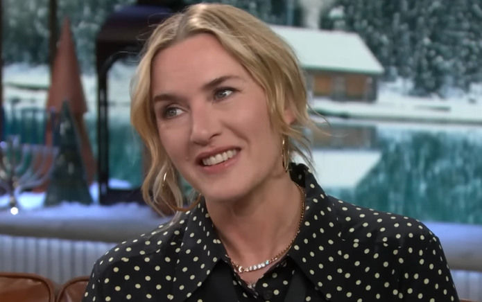 Kate Winslet parle de ses premiers « moments intimes » avec des femmes : « J'ai embrassé quelques filles » Kate Winslet parle de ses premiers "moments intimes" avec des femmes : "J'ai embrassé quelques filles"