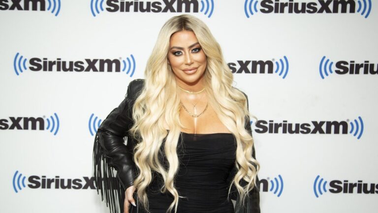 Aubrey O'Day hospitalisée et manque l'étape de la tournée de réunion de Danity Kane Aubrey O'Day hospitalisée et manque l'étape de la tournée de réunion de Danity Kane
