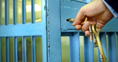 ICE l'a arrachée à sa femme. Elle se trouve désormais dans un vide juridique sans fin.