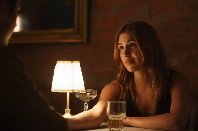 L'épisode 5 de Heated Rivalry est un tournant, mêlant intimité, chagrin et courage tranquille dans le chapitre le plus puissant de la série à ce jour.